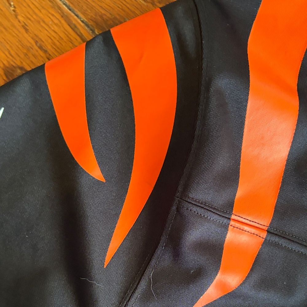 NFL Cincinnati Bengals Black Jersey with Orange and White Accents - Burrow #9 - Picture 5 of 5